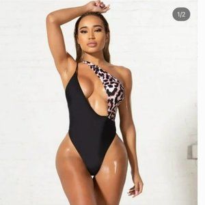 Matte Collection Leopard One Pieve Swim
